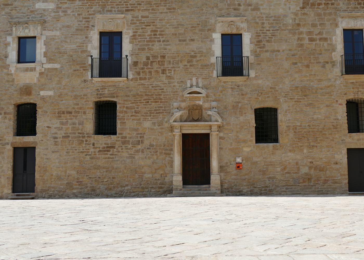 Castell d'Empordà, en La Bisbal d'Empordà